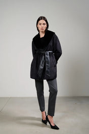 Cappotto con collo sciallato in ecomontone