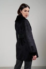Cappotto con collo sciallato in ecomontone