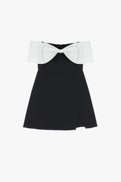 Mini abito con scollo alla Bardot, fiocco e cut-out