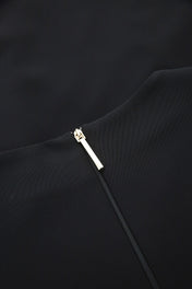 Mini abito con cut-out sui fianchi