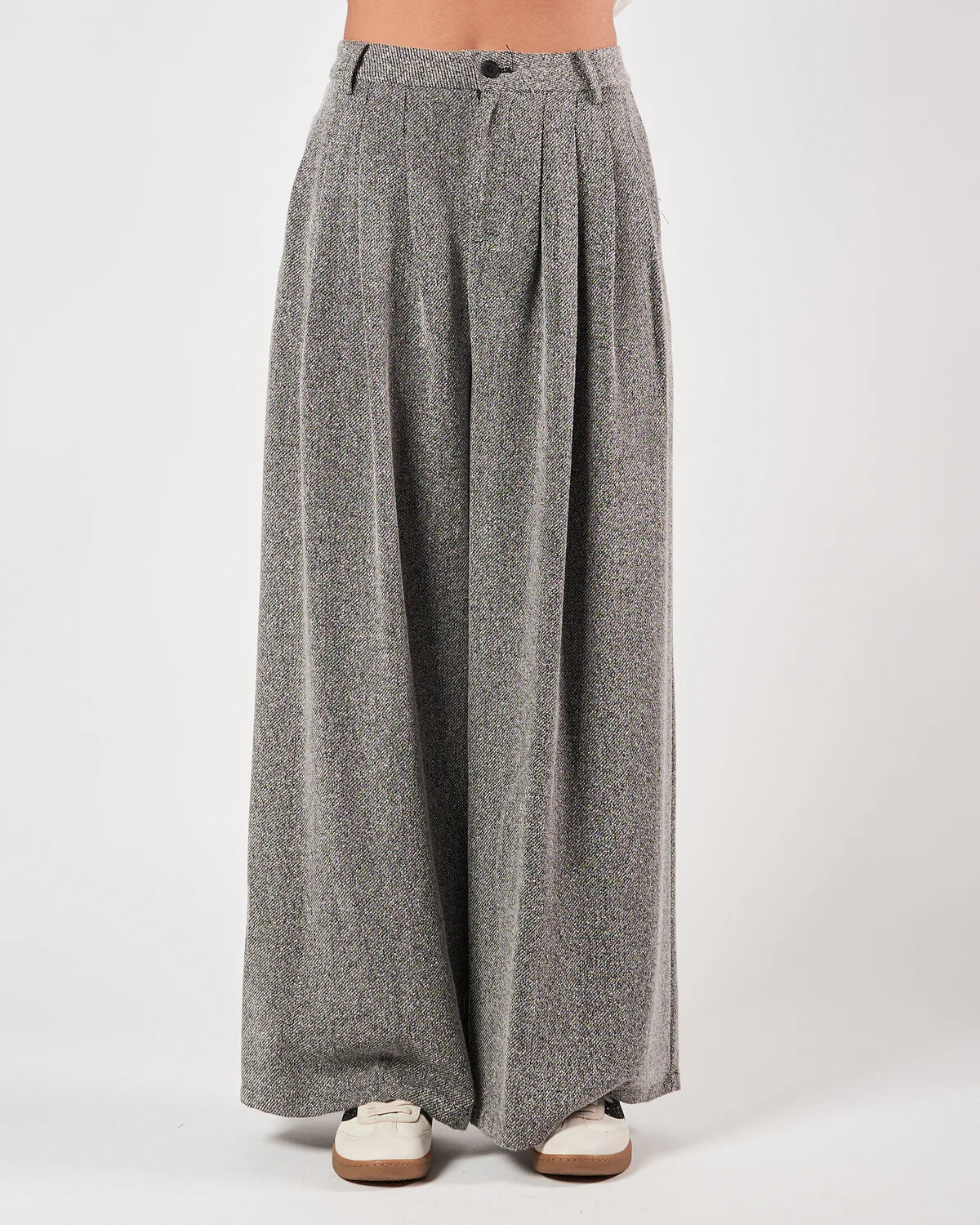 PANTALONE CON PENCES