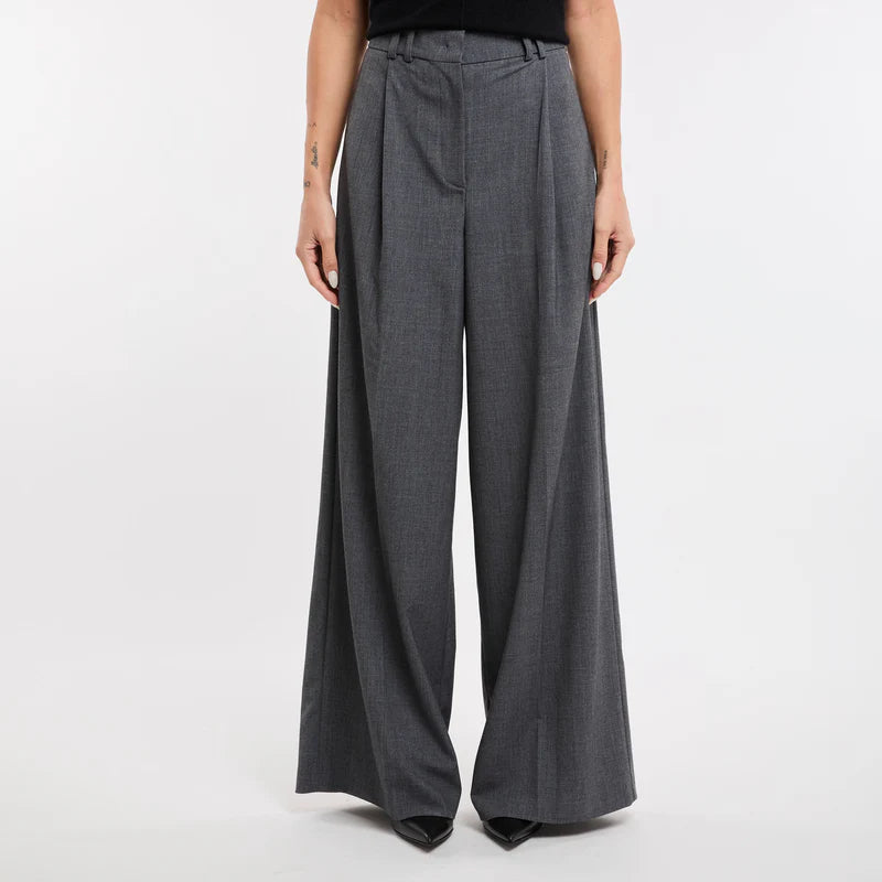 PANTALONE A PALAZZO CON PENCES