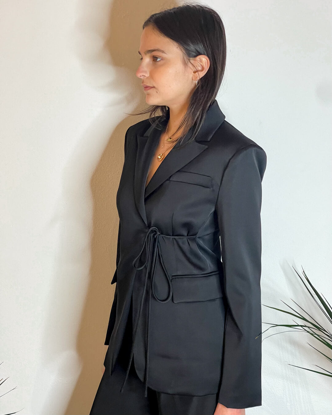 Blazer in raso con allacciatura