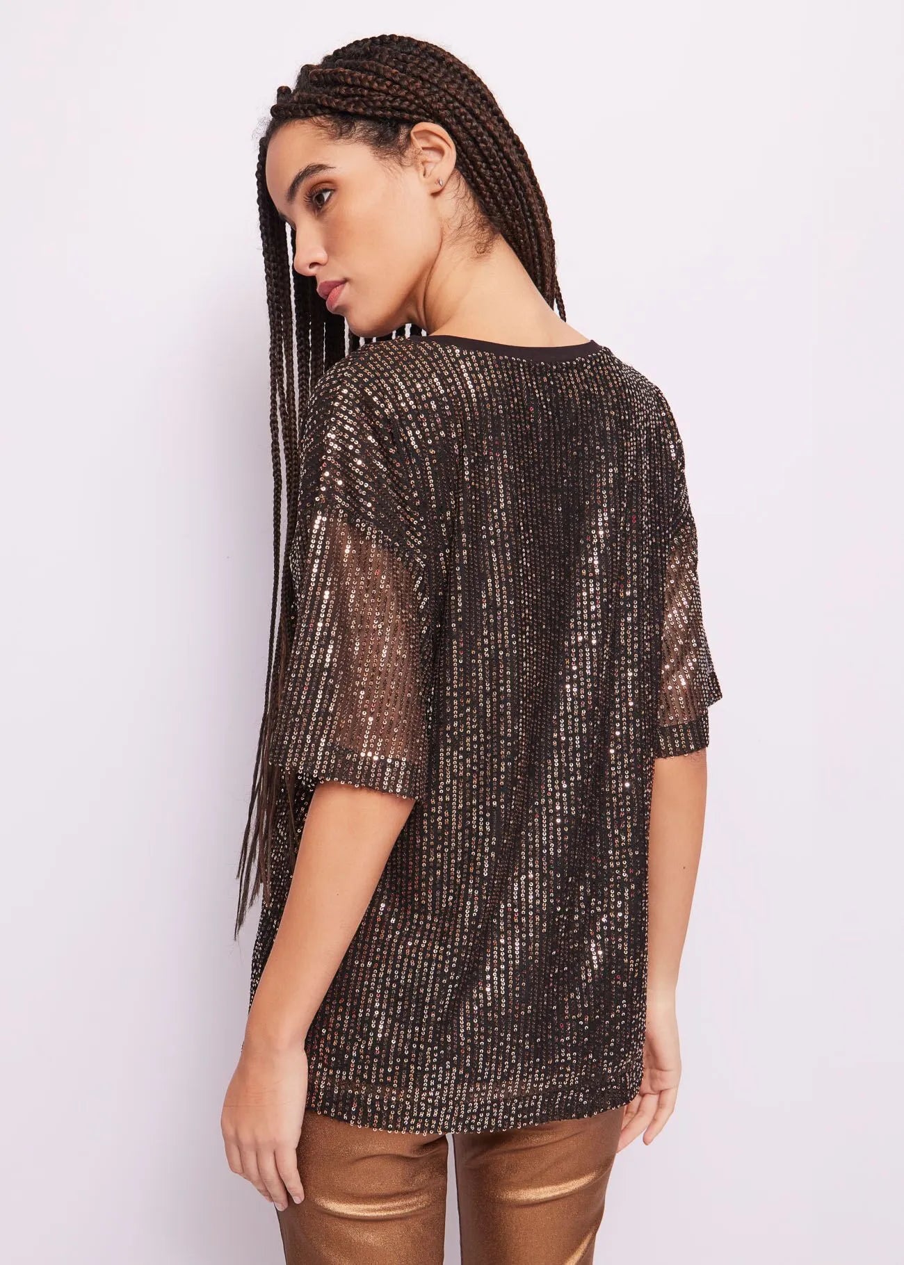 241_421ND64010_2001-P02.webp