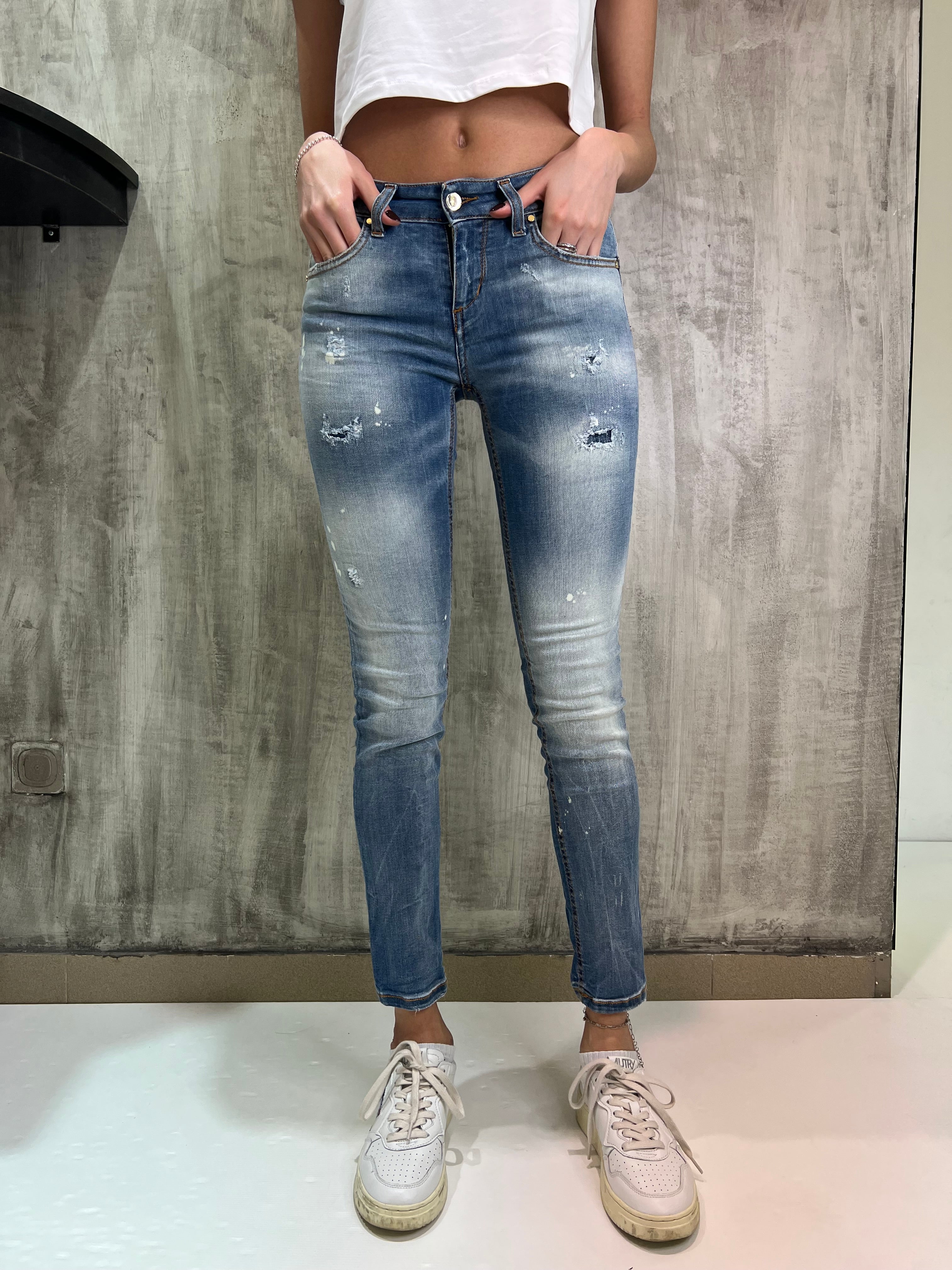 Jeans con rotture