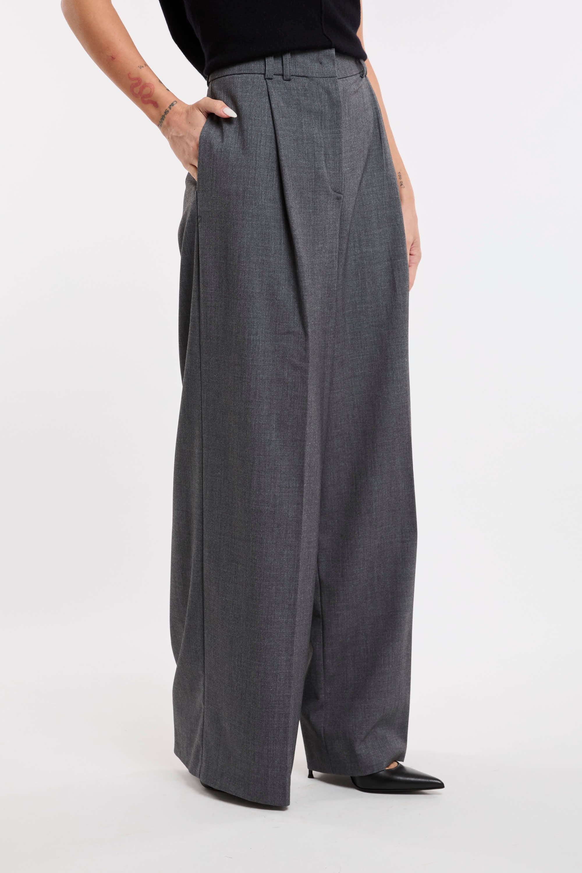 PANTALONE A PALAZZO CON PENCES