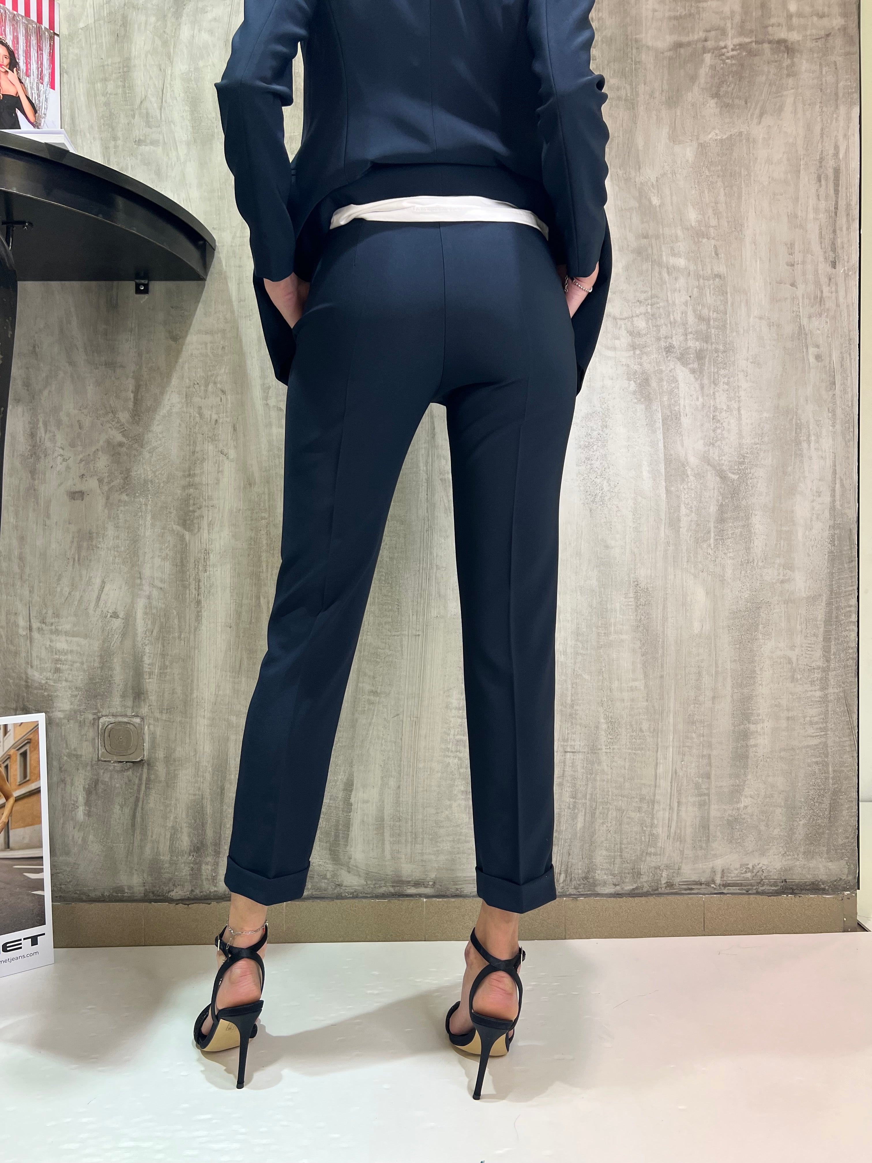 Pantalone sigaretta con risvolto