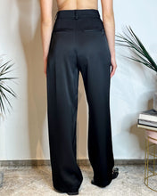 Pantaloni in raso con pinces