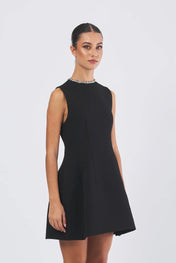 ABITO CON APPLICAZIONI SVASATO