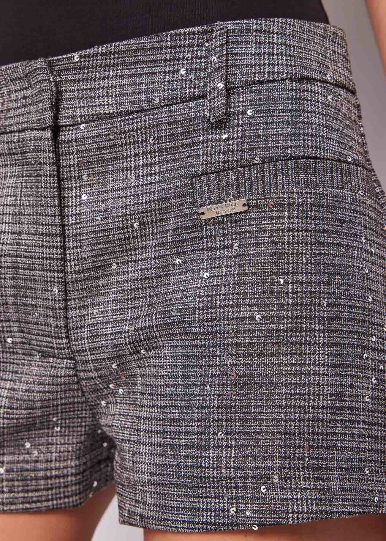 SHORT CON PAILLETTES