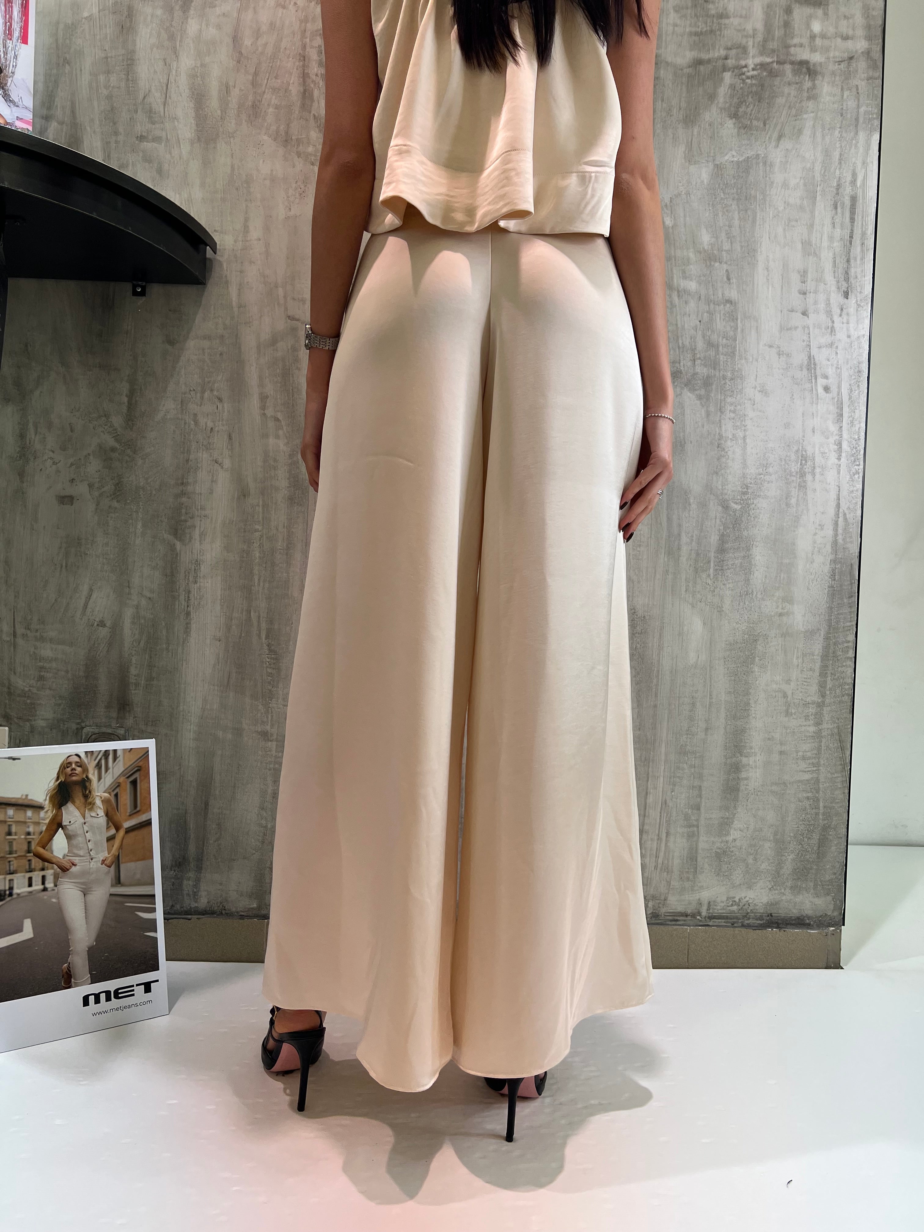 Pantaloni in raso