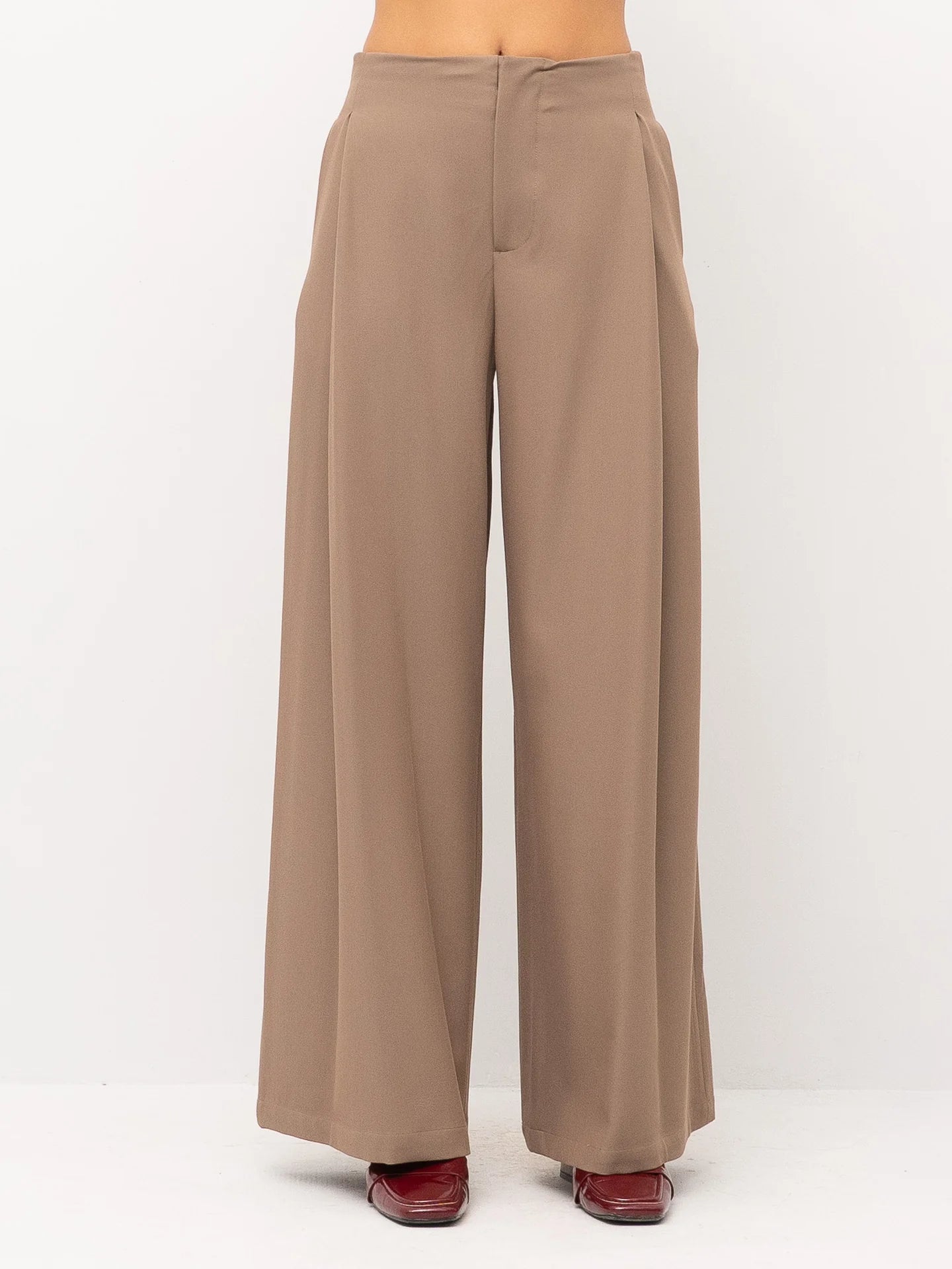 PANTALONE CON PENCES