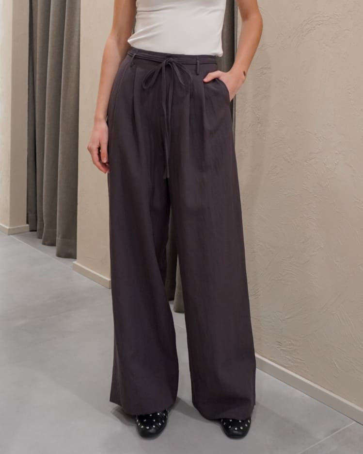 PANTALONI CON PINCES