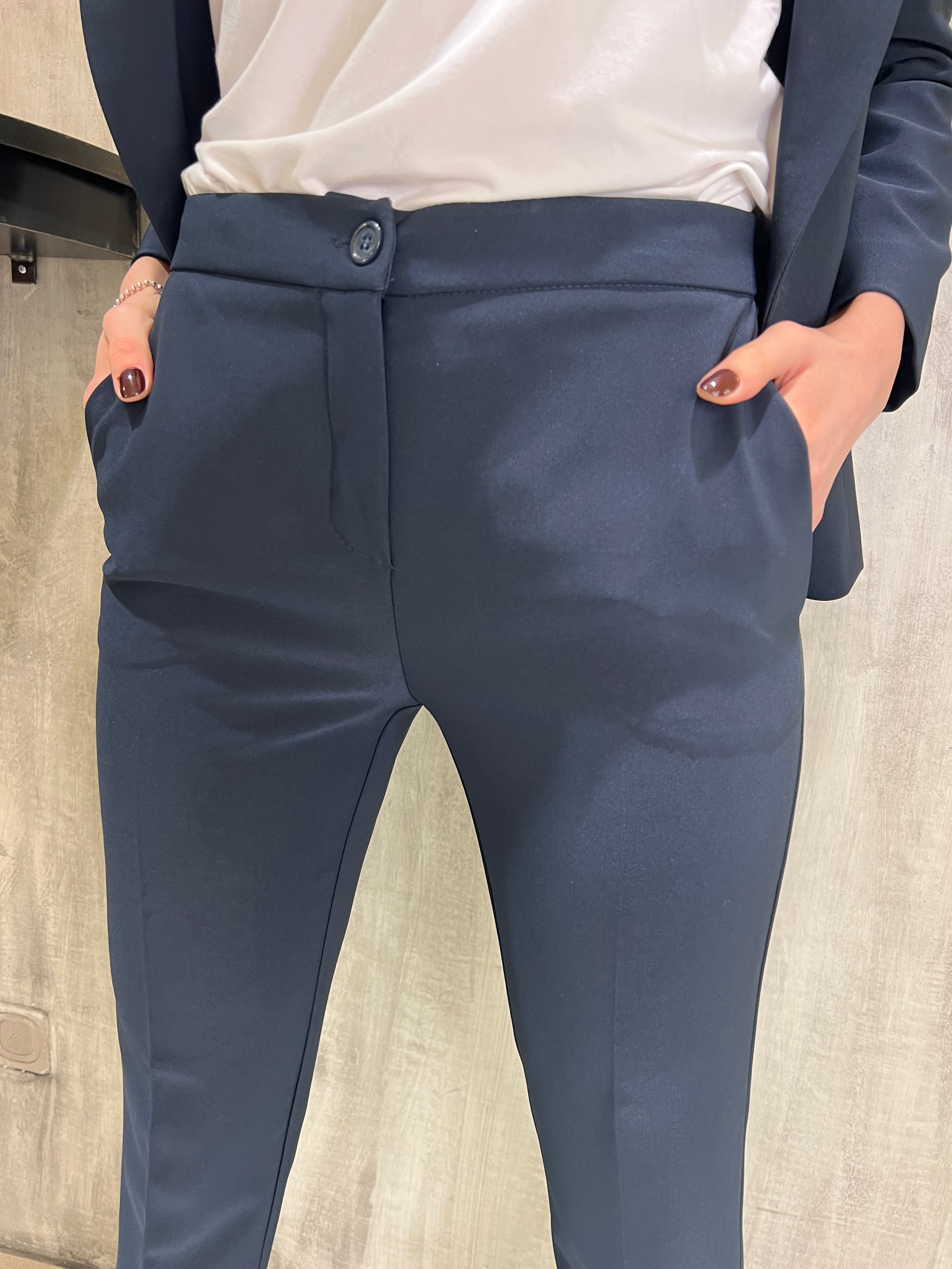 Pantalone sigaretta con risvolto