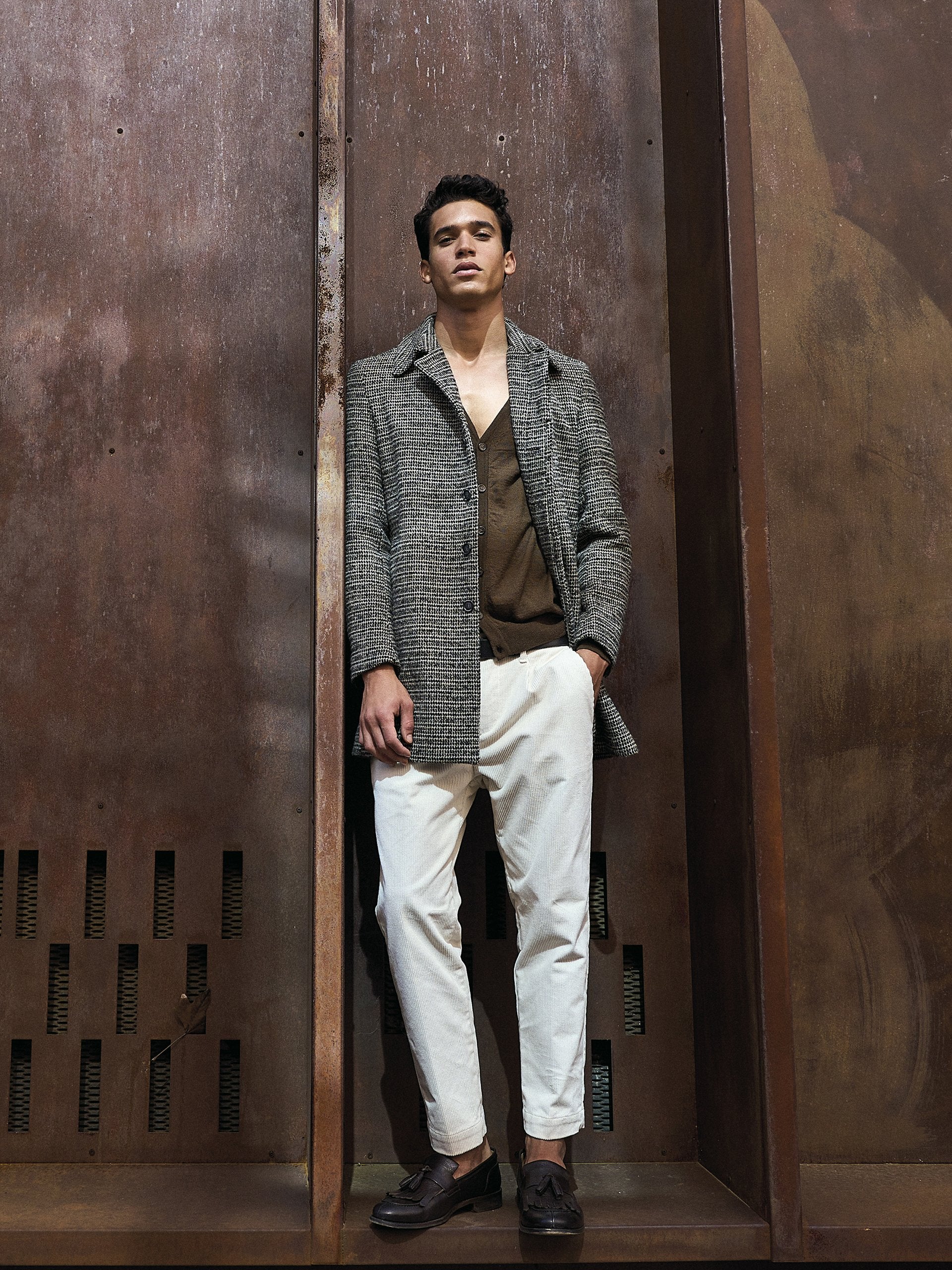 Pantaloni in velluto con pinces