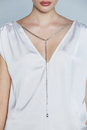 BLUSA CON COLLANA