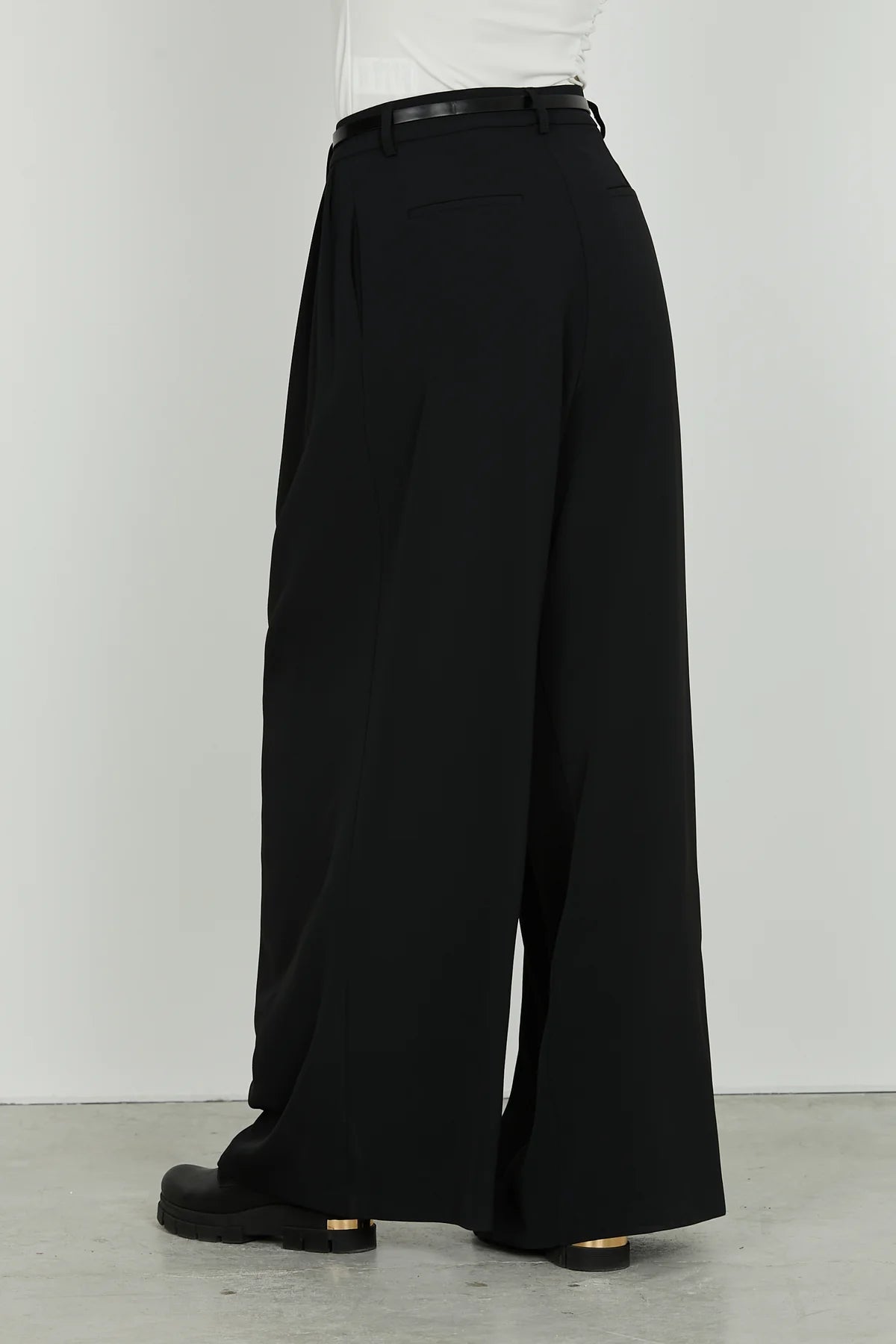 PANTALONI CON PENCES