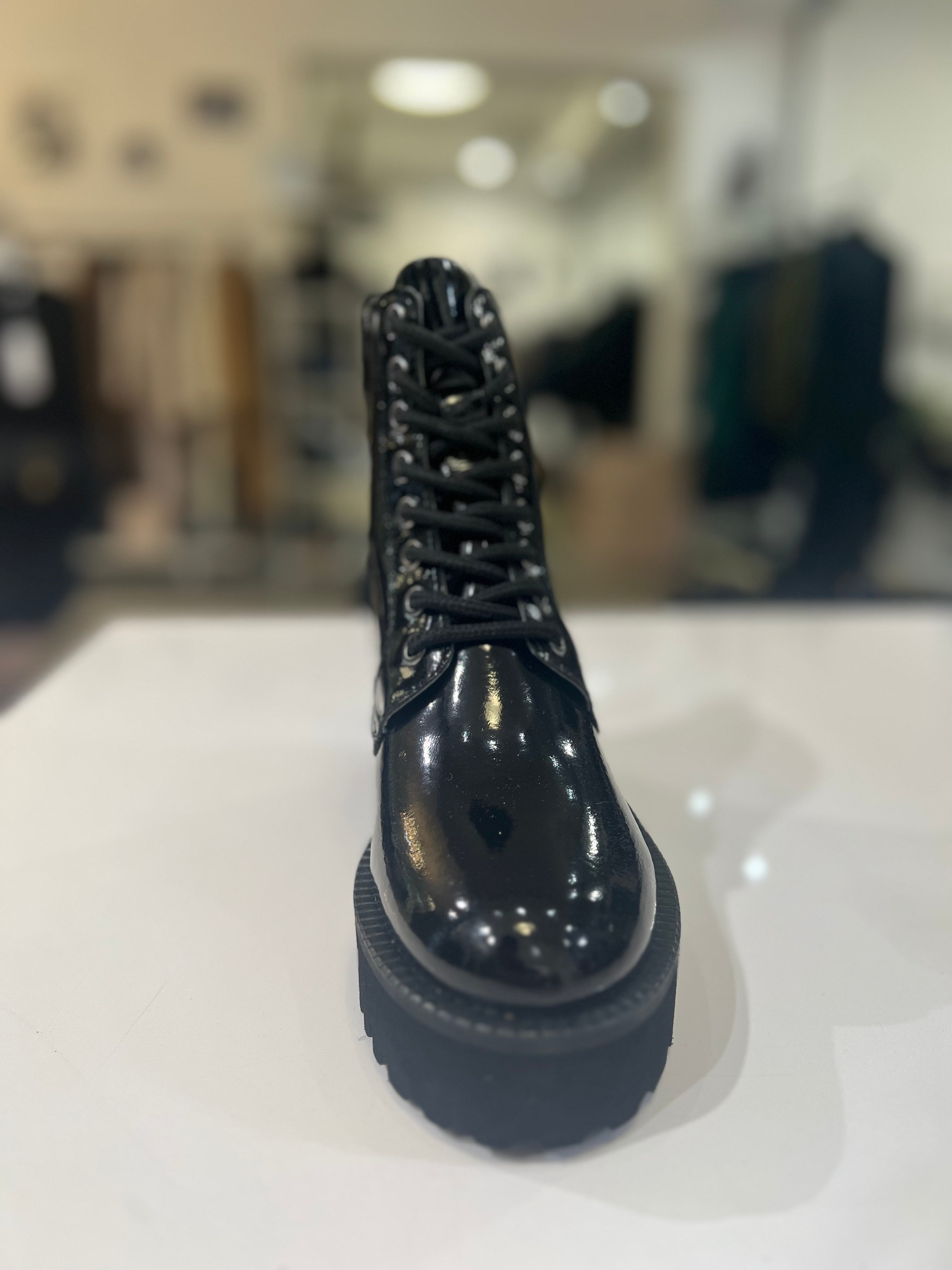Stivaletto in vernice