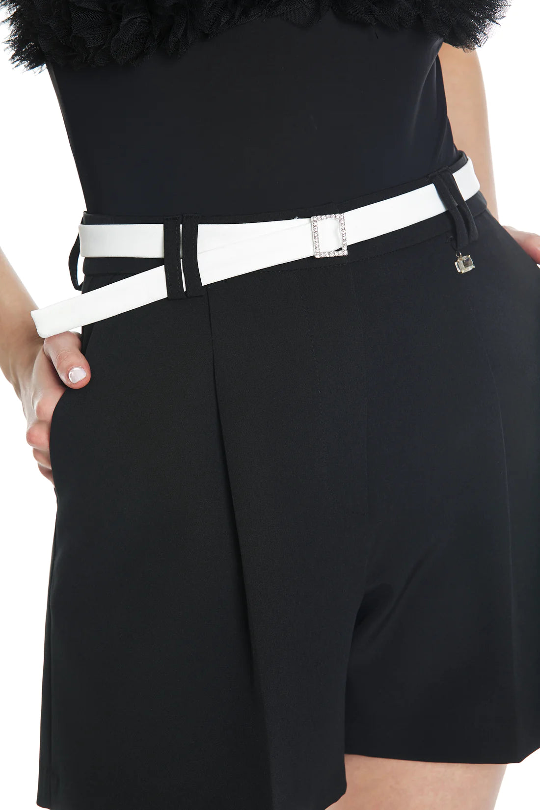 Short con pinces e cintura