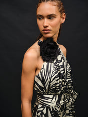 tuta stampata con scollo halter e cintura