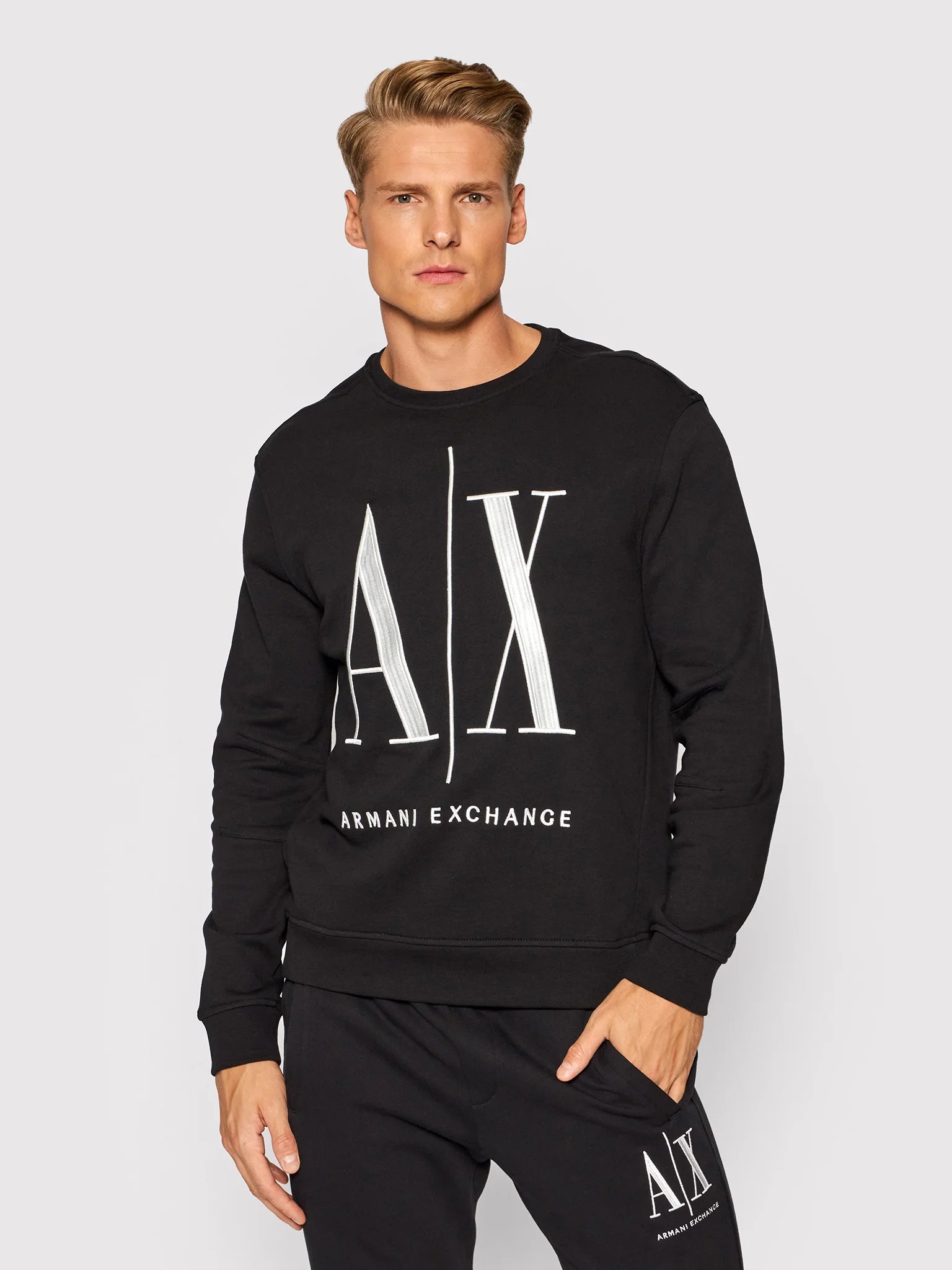 armani-exchange-felpa-8nzmpa-zj1zz-1200-nero-regular-fit.webp