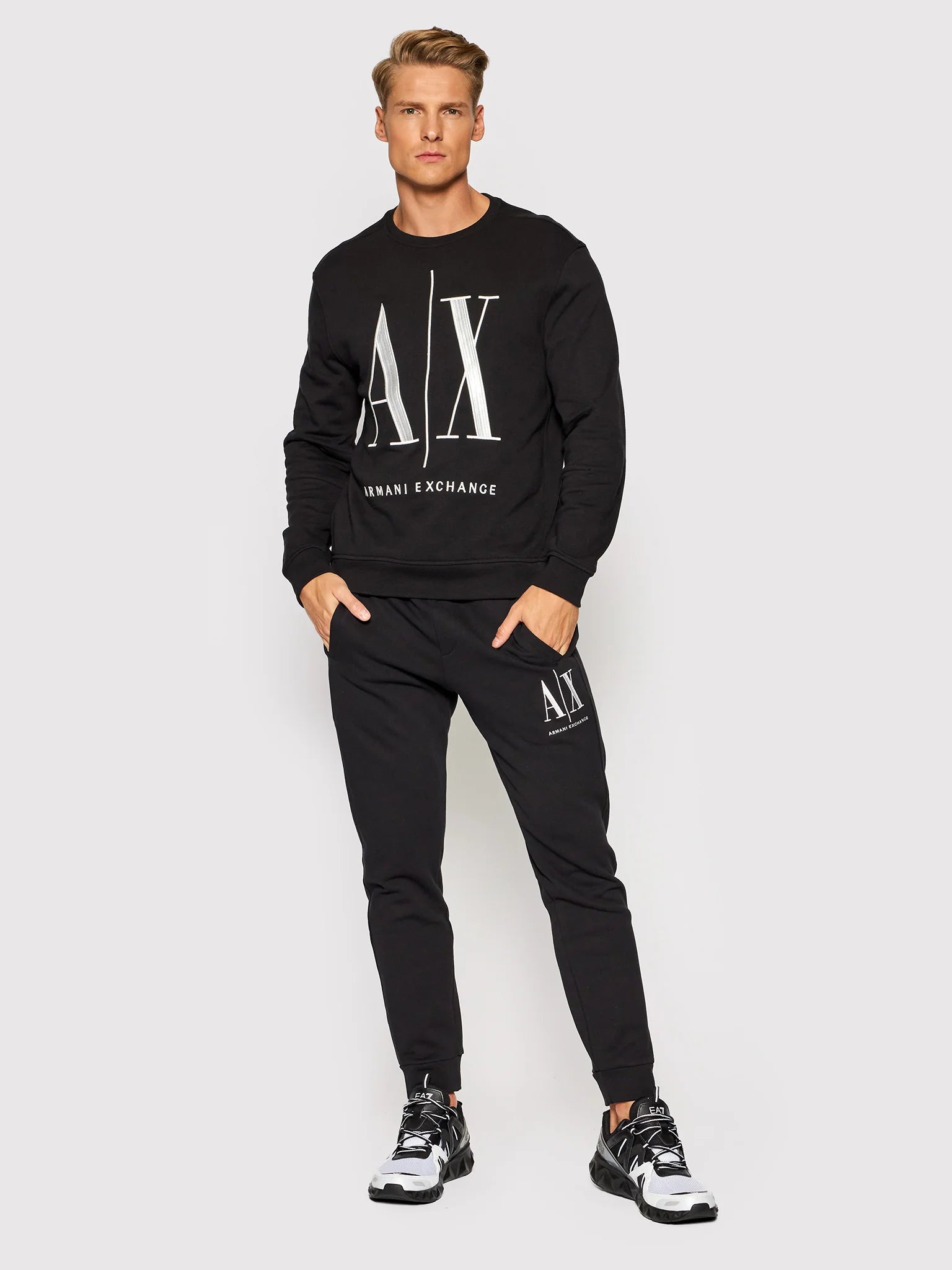 armani-exchange-felpa-8nzmpa-zj1zz-1200-nero-regular-fit_1.webp
