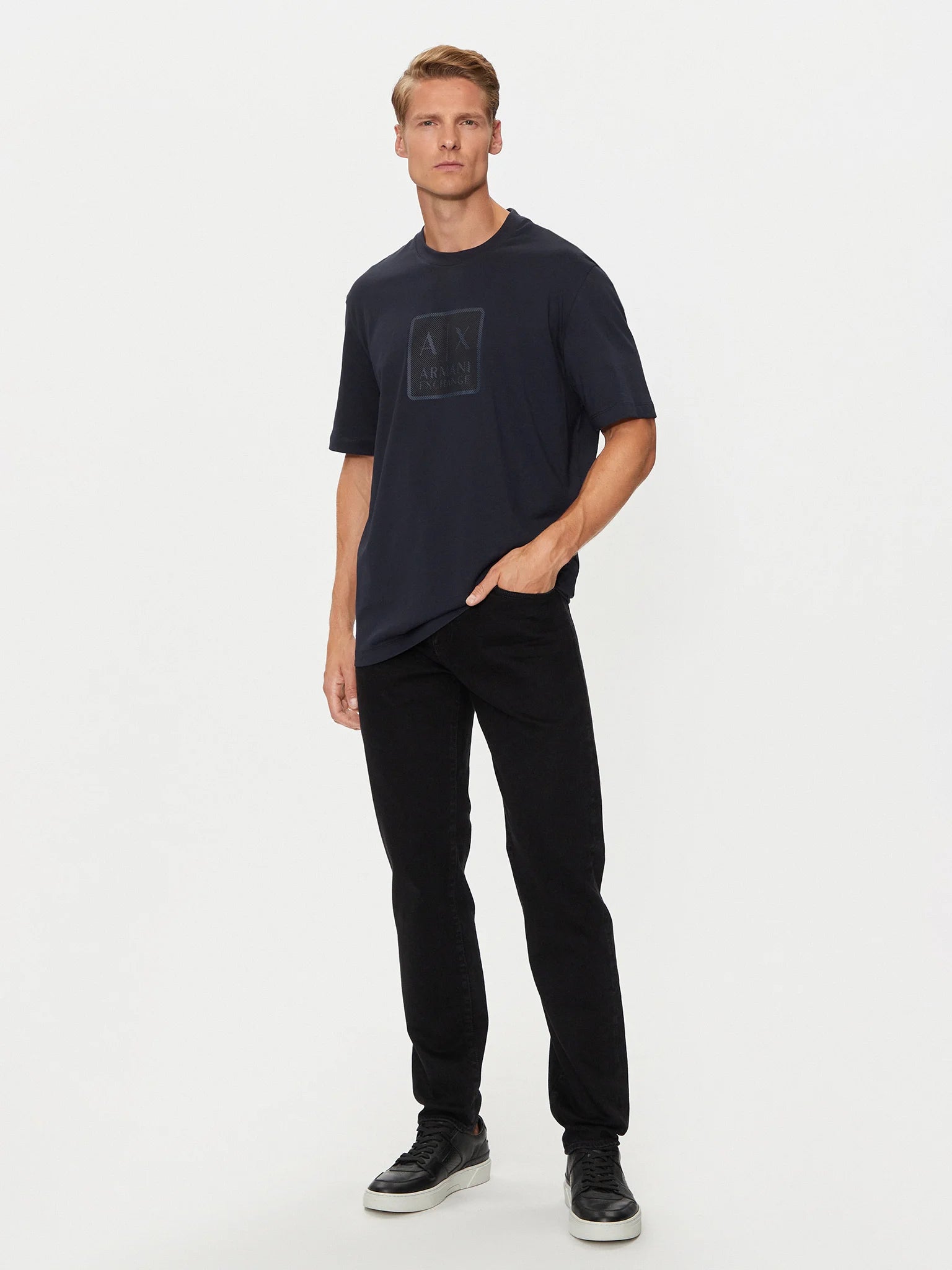 armani-exchange-t-shirt-6dzthb-zj9jz-1510-blu-scuro-regular-fit-0000304355660_1.webp