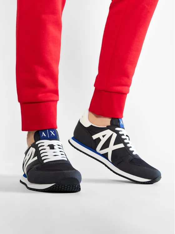 Sneakers blu e bianche