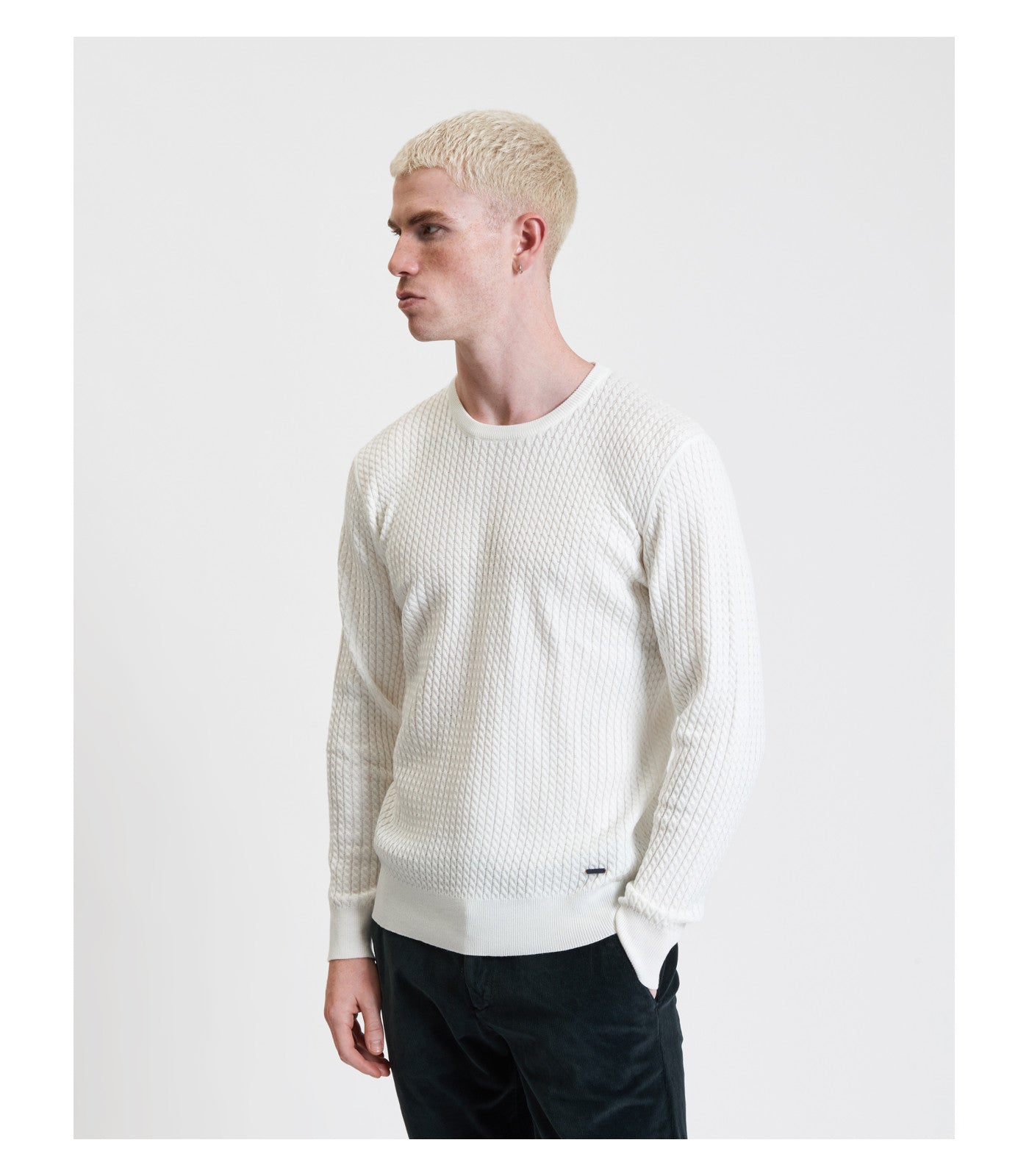 maglione-girocollo-a-trecce_1.jpg