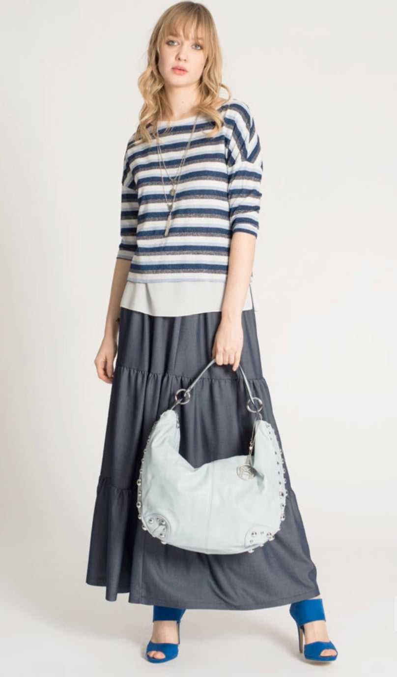 Maglia a righe bianche e blu