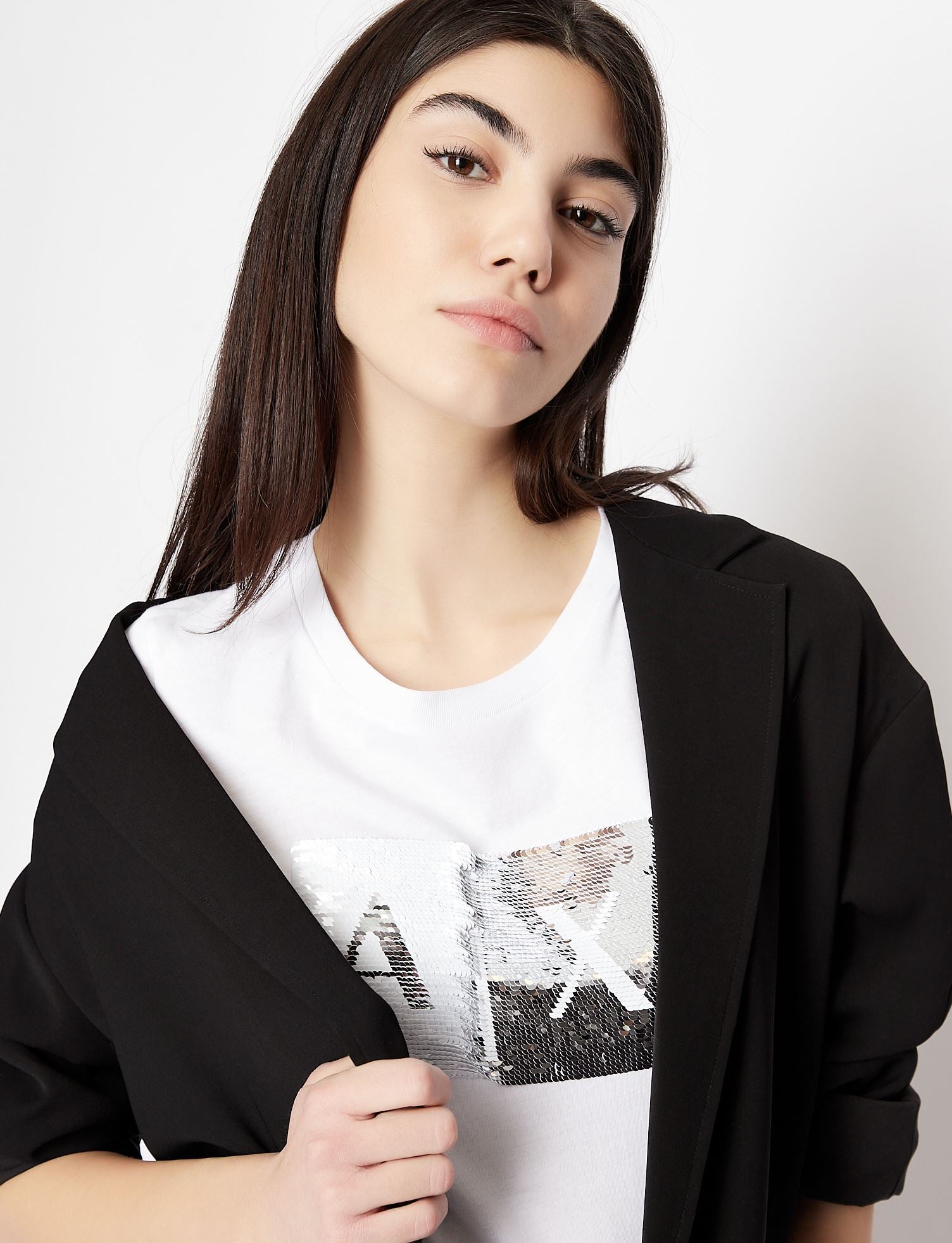 T-shirt slim fit con pailettes