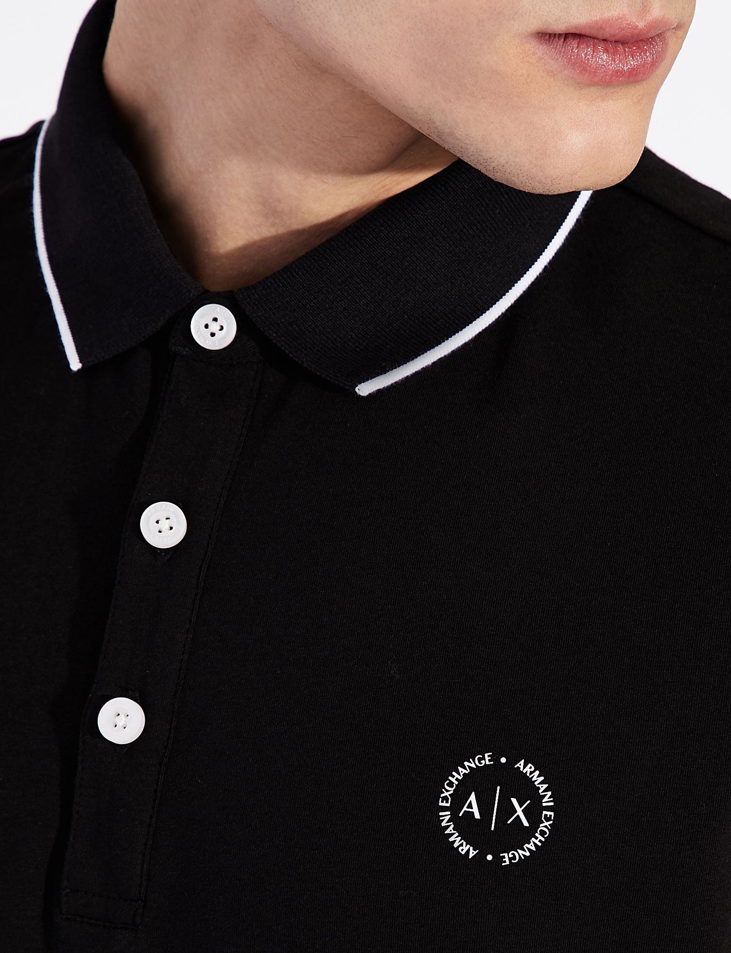 Polo con logo nera