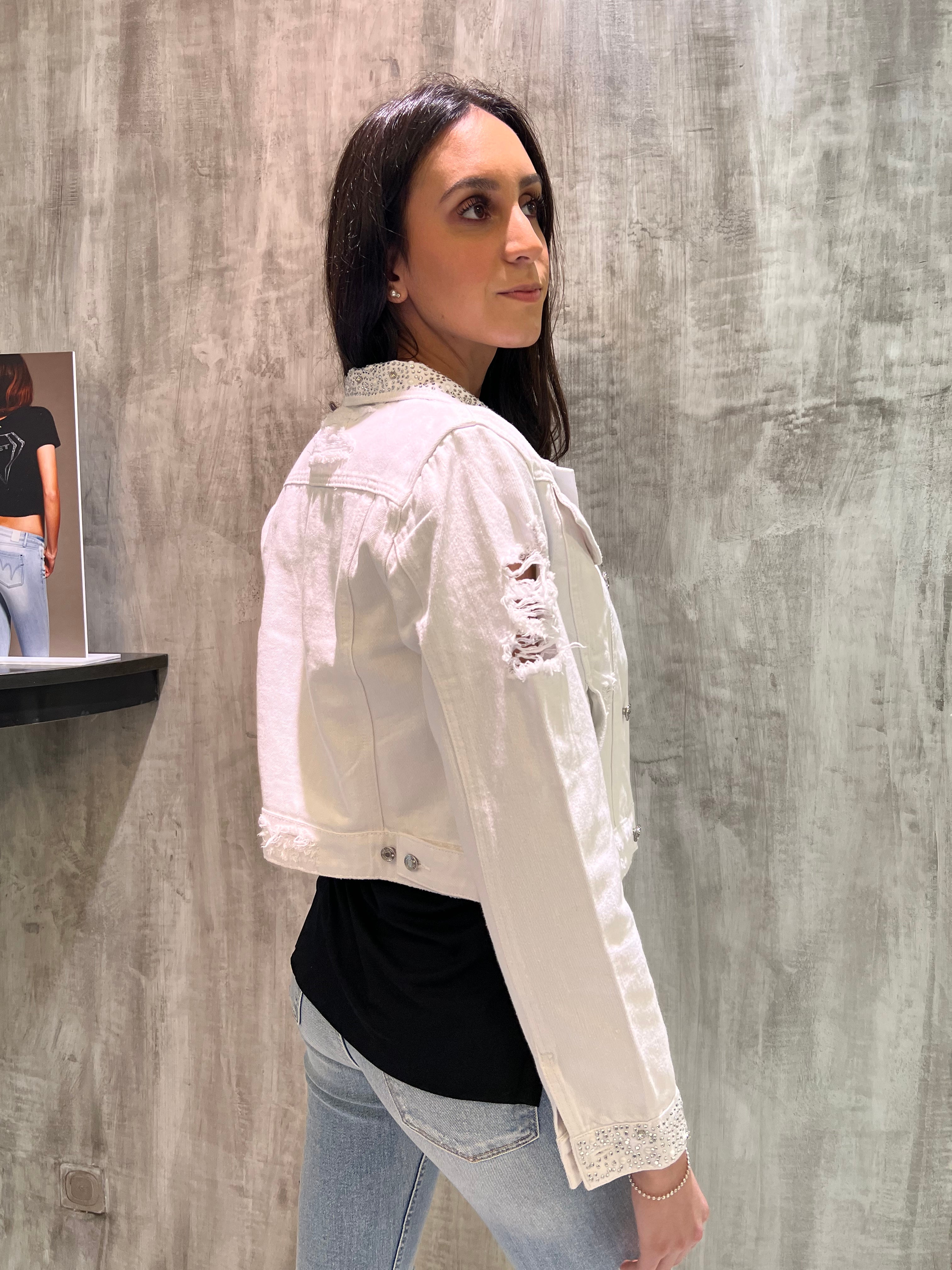 Giubbino in jeans con strass e rotture