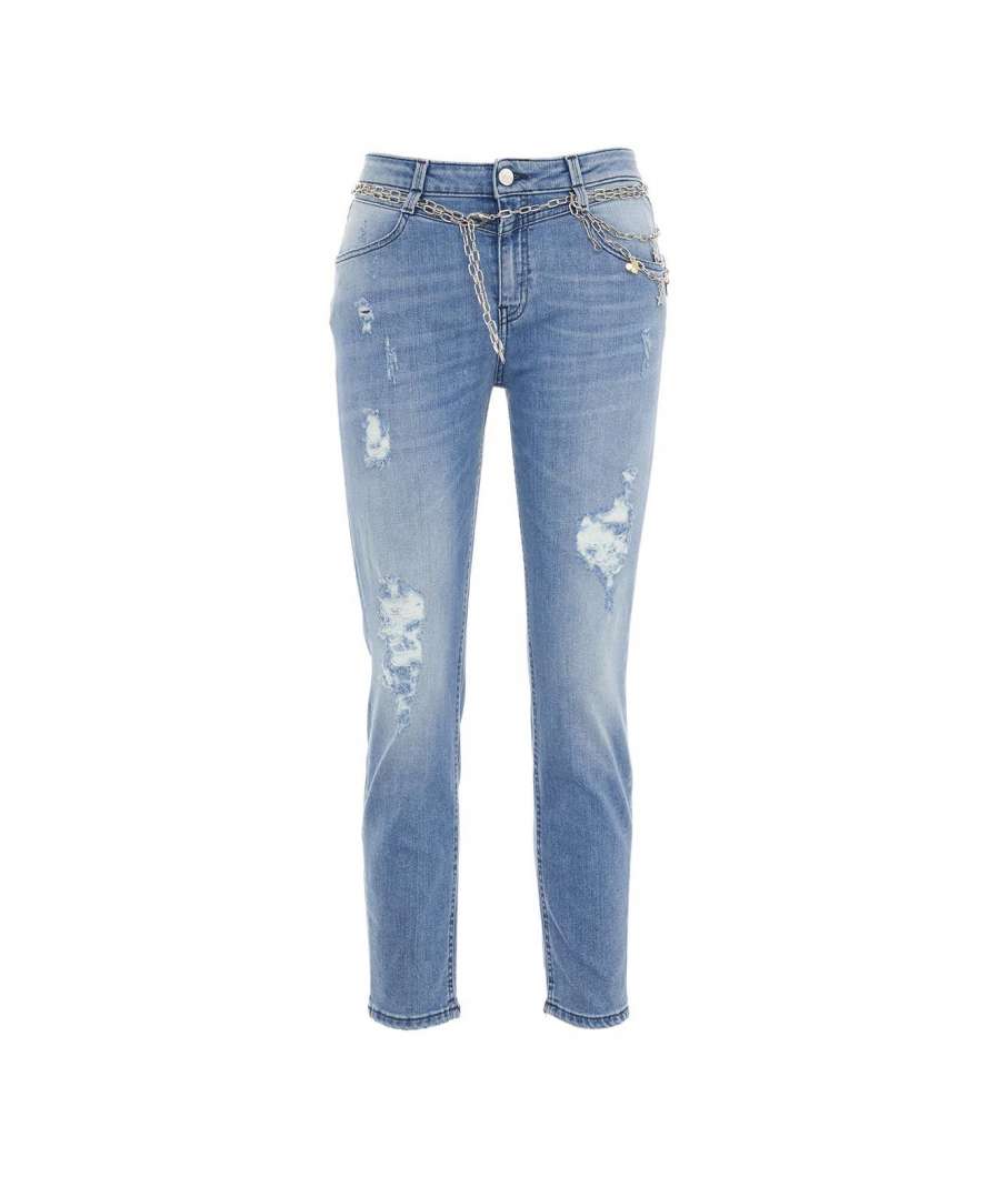 Jeans con strappi e catena