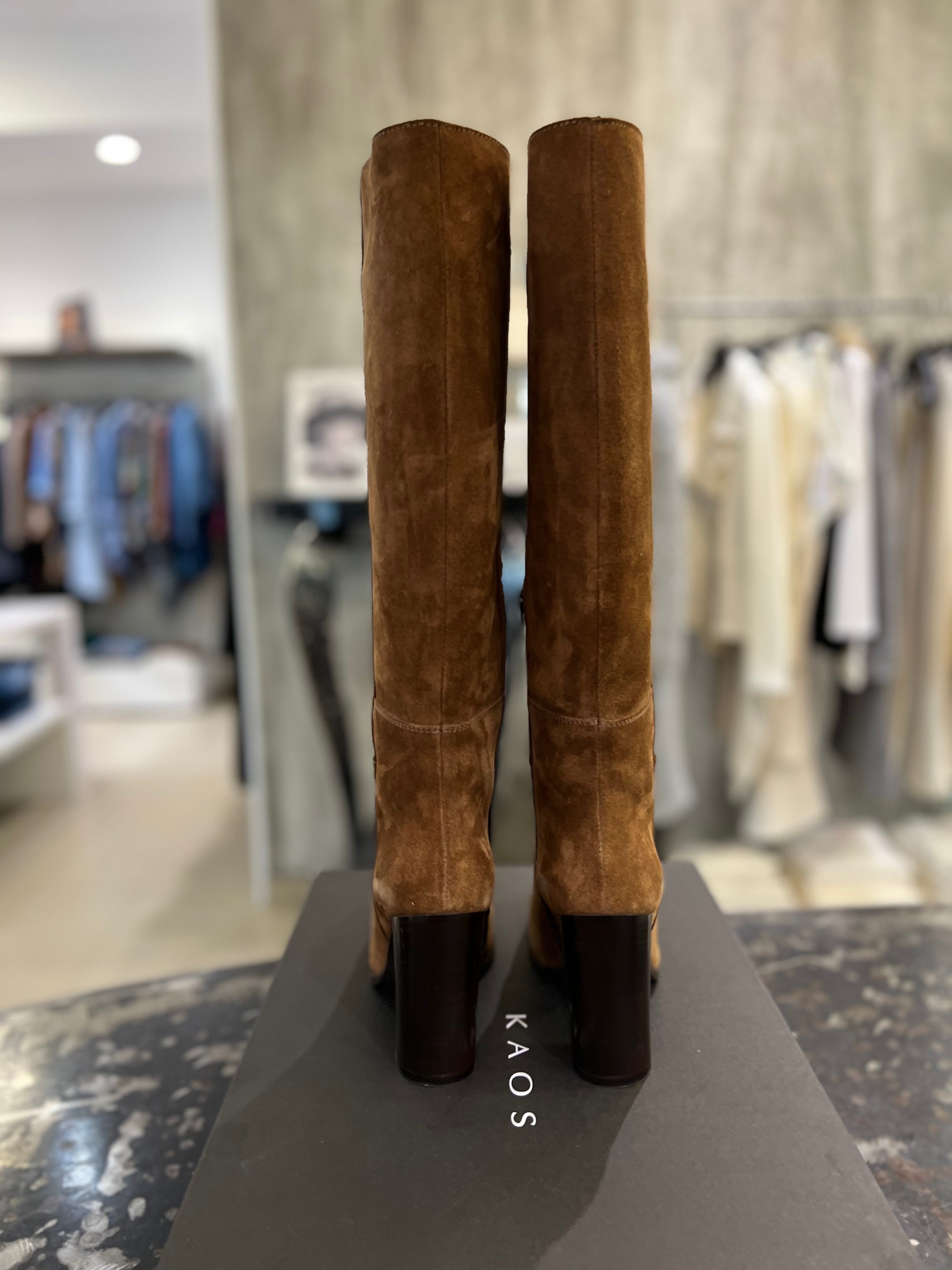 STIVALE SCAMOSCIATO IN PELLE