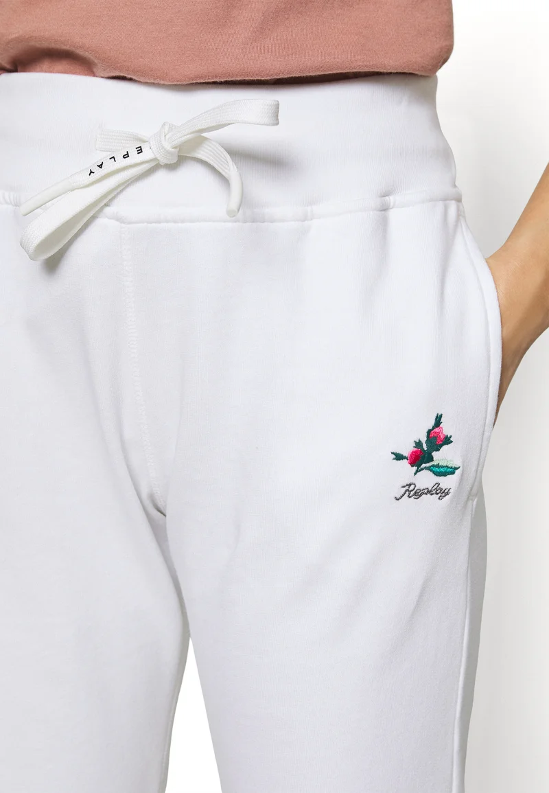 Pantaloni in cotone con patch