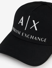 Cappello nero e bianco in cotone con visiera