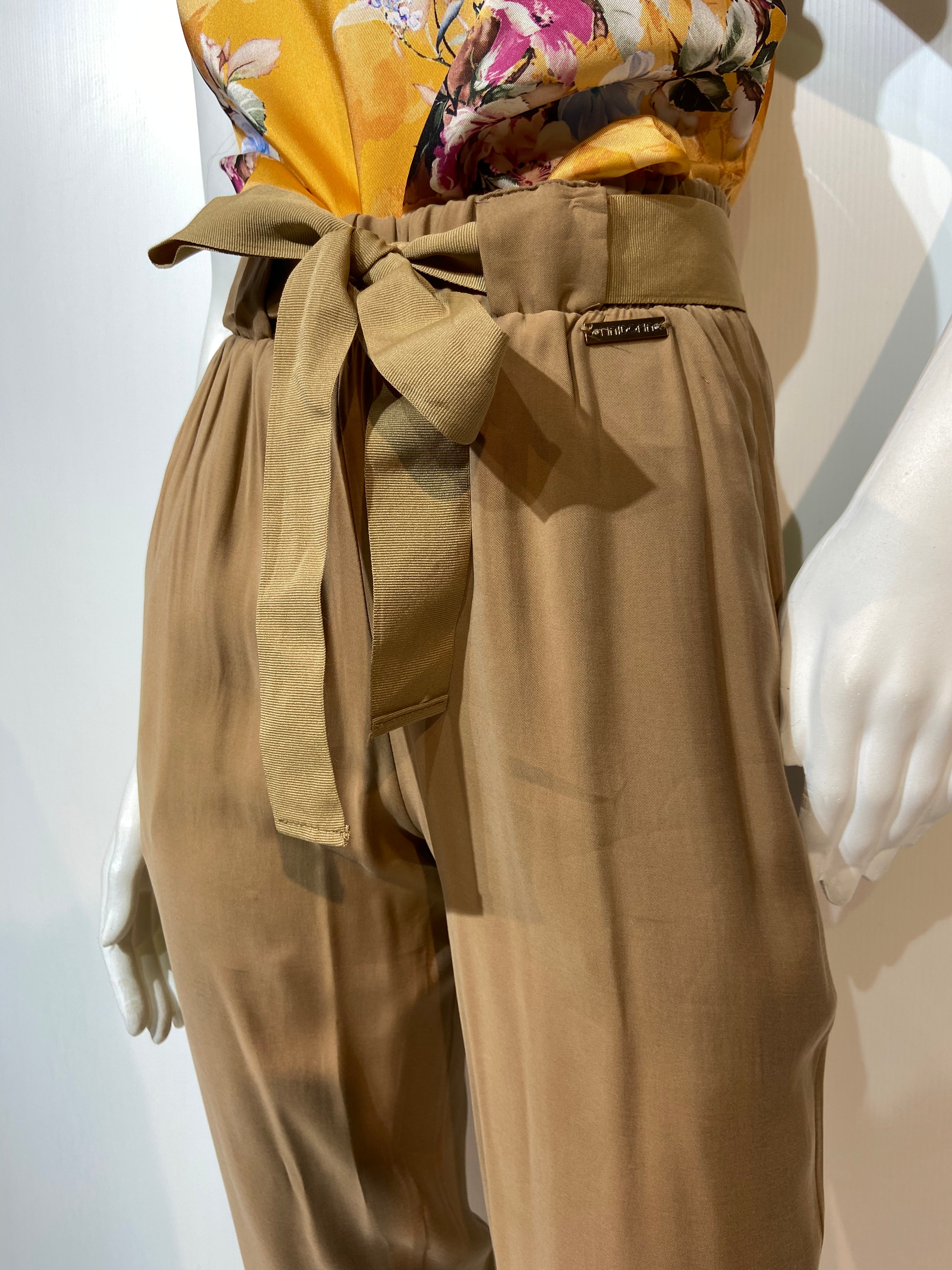 Pantalone con cintura