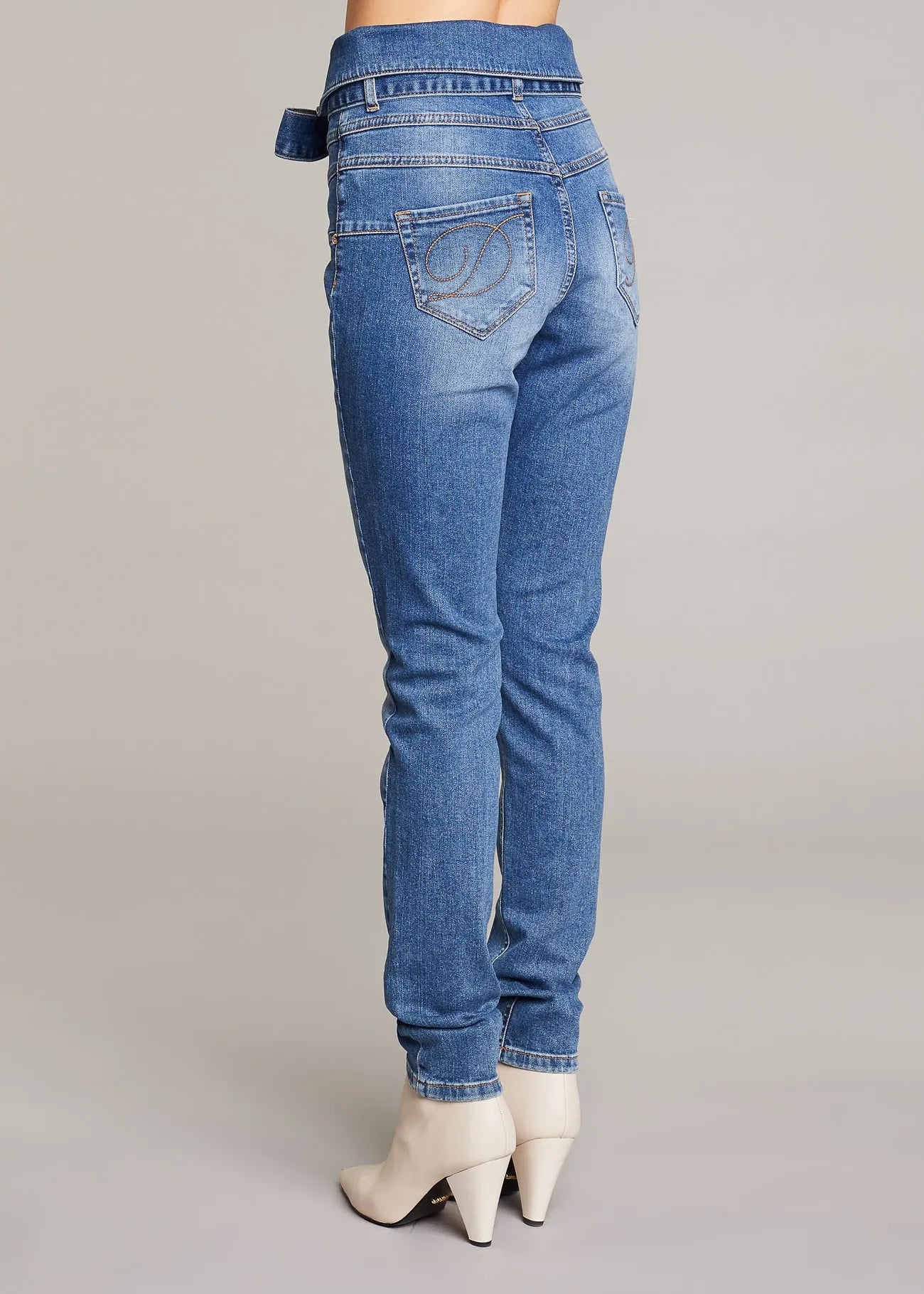 Jeans con cintura
