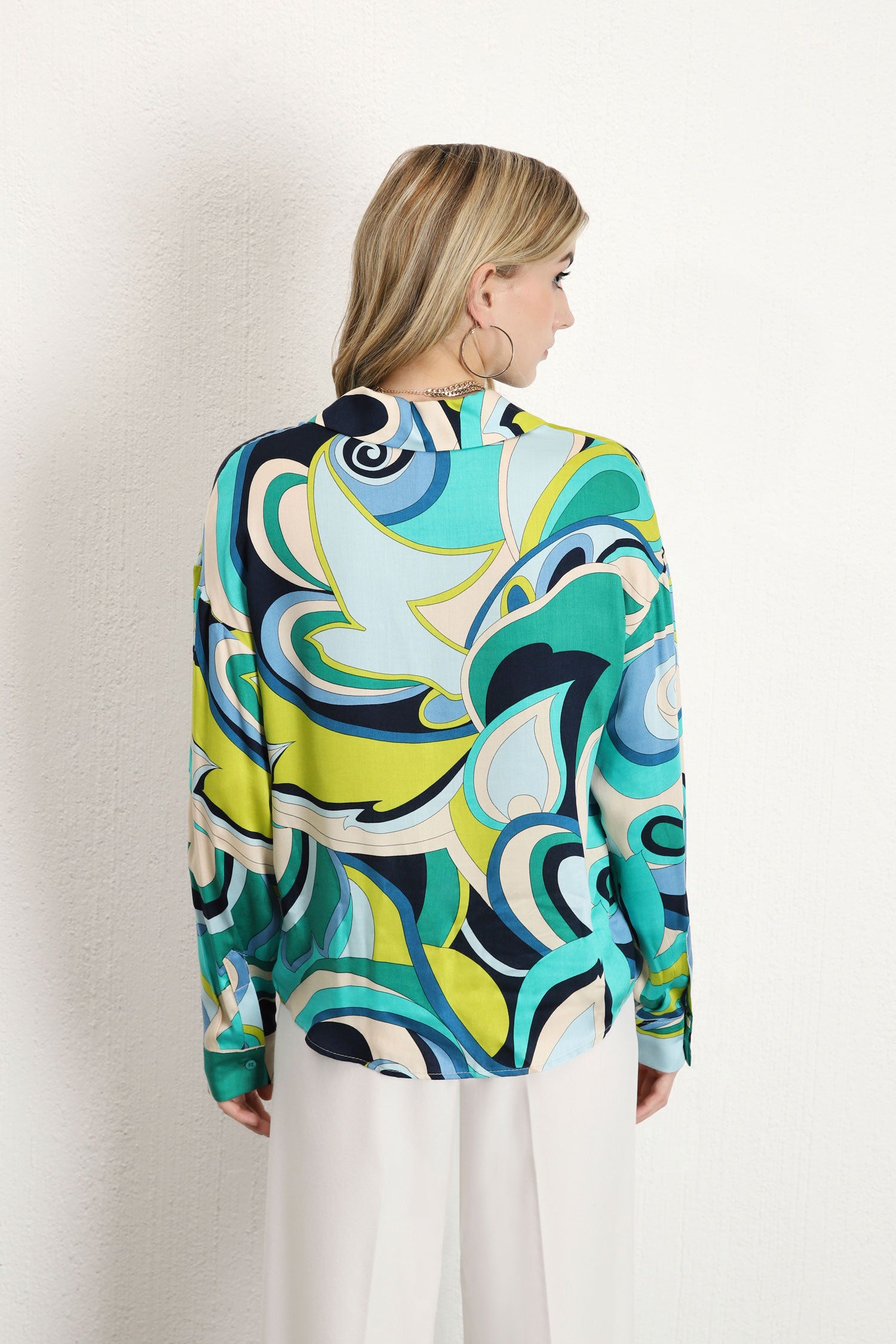 Blusa fantasia astratta