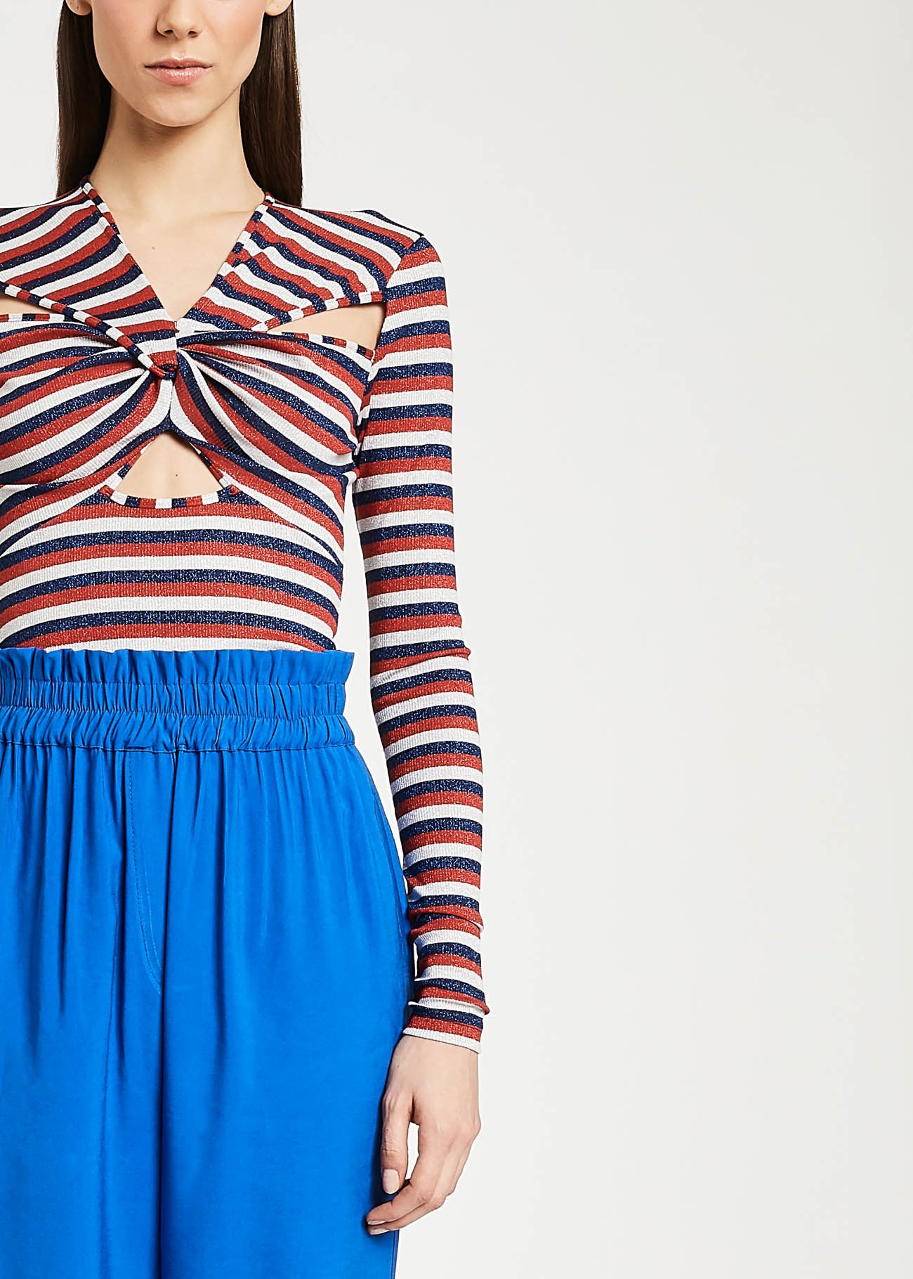 T-shirt a righe con nodo