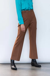 Pantalone a trombetta con spacco