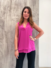 Top scollo a V smanicato