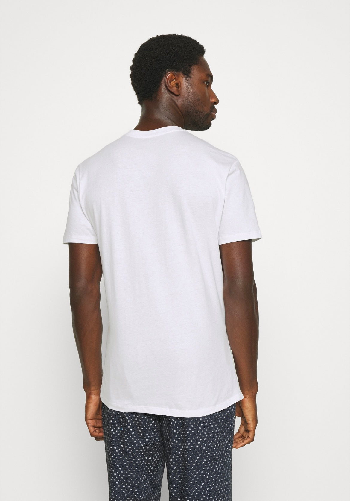 T-shirt bianca scollo V basica - 3 pezzi