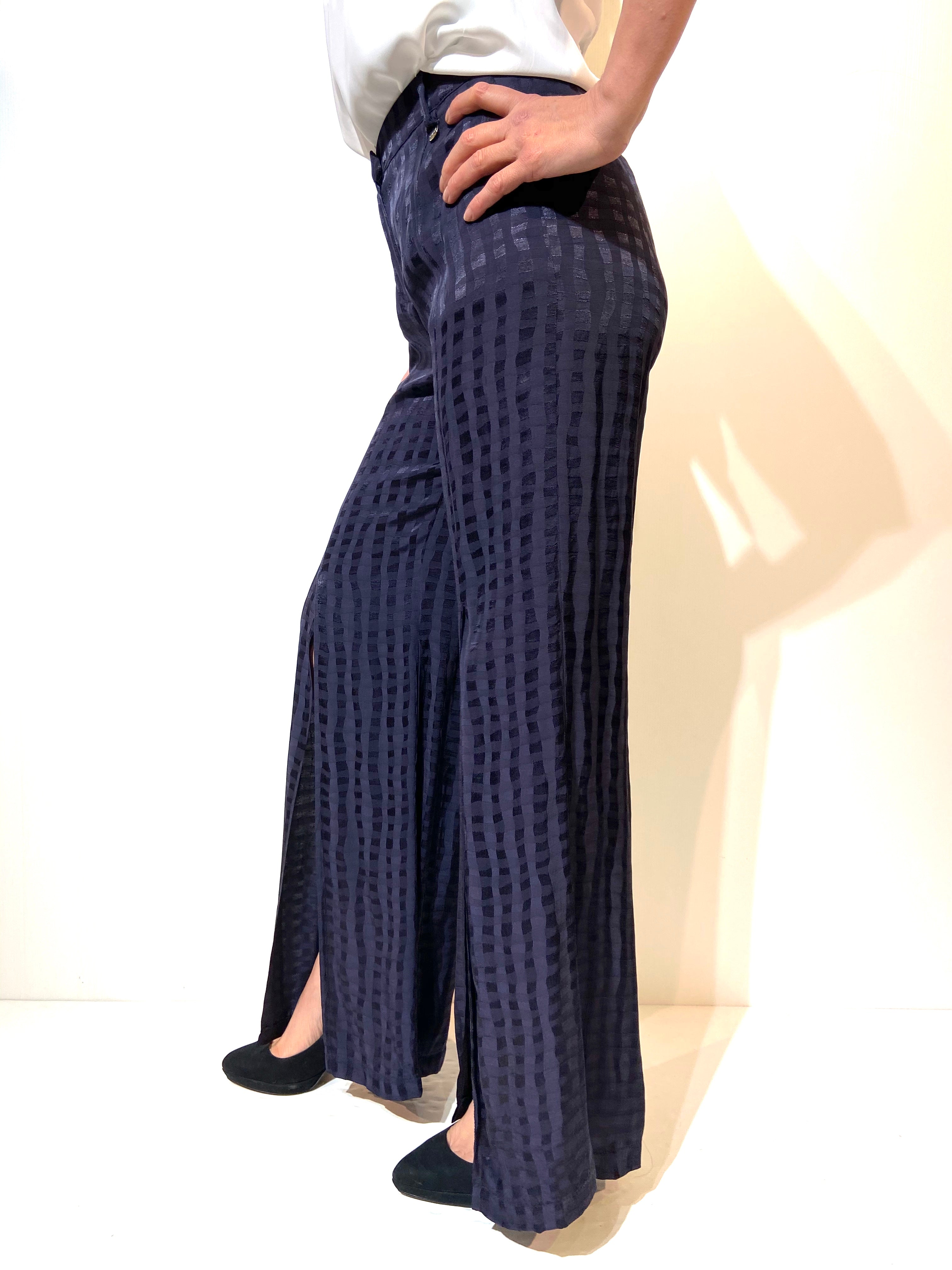 Pantaloni a palazzo con spacco