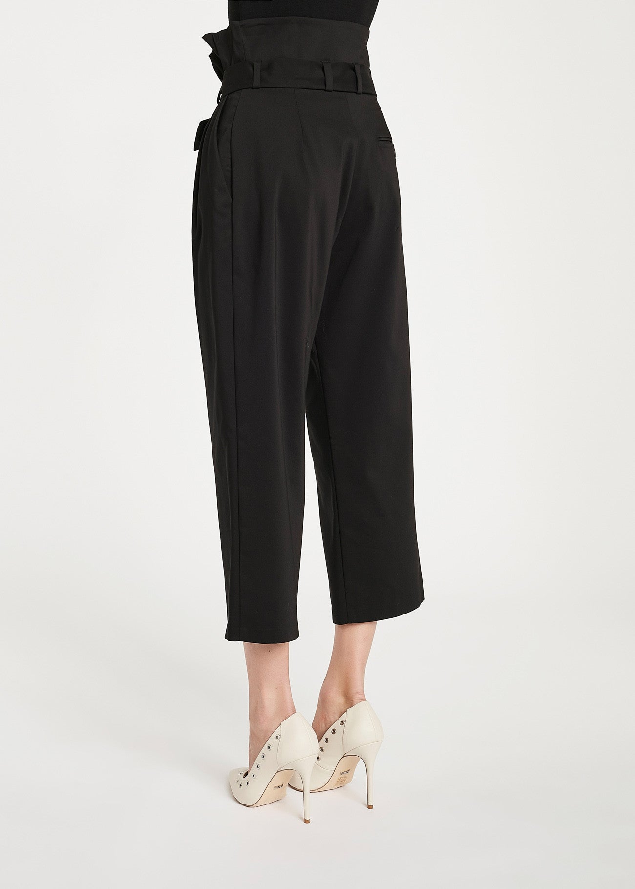 Pantaloni cropped