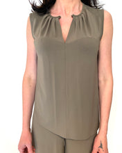 Top smanicato girocollo