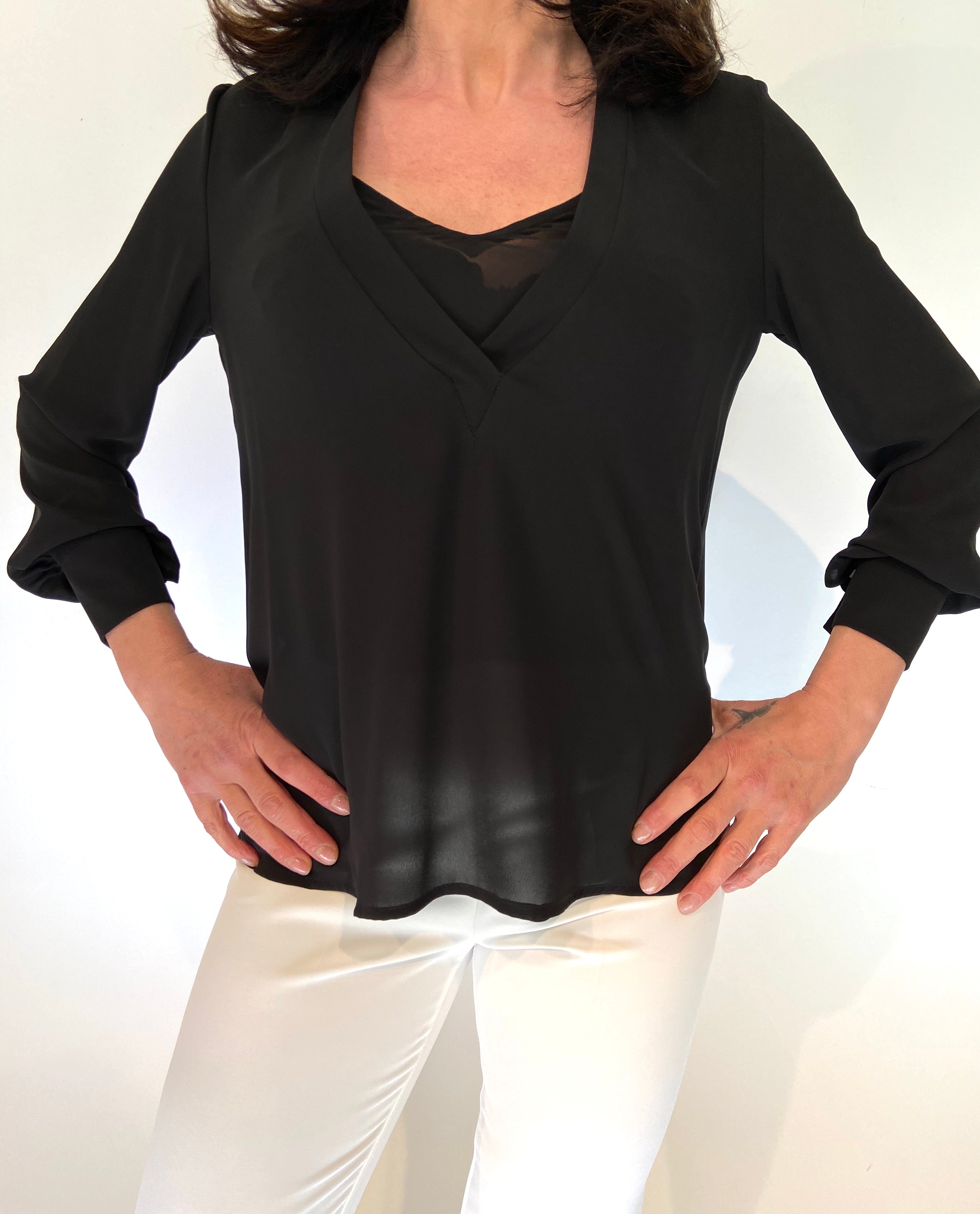 Camicia scollo a V in doppia georgette