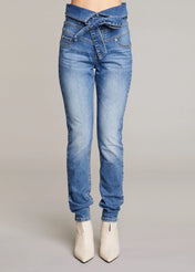 Jeans con cintura