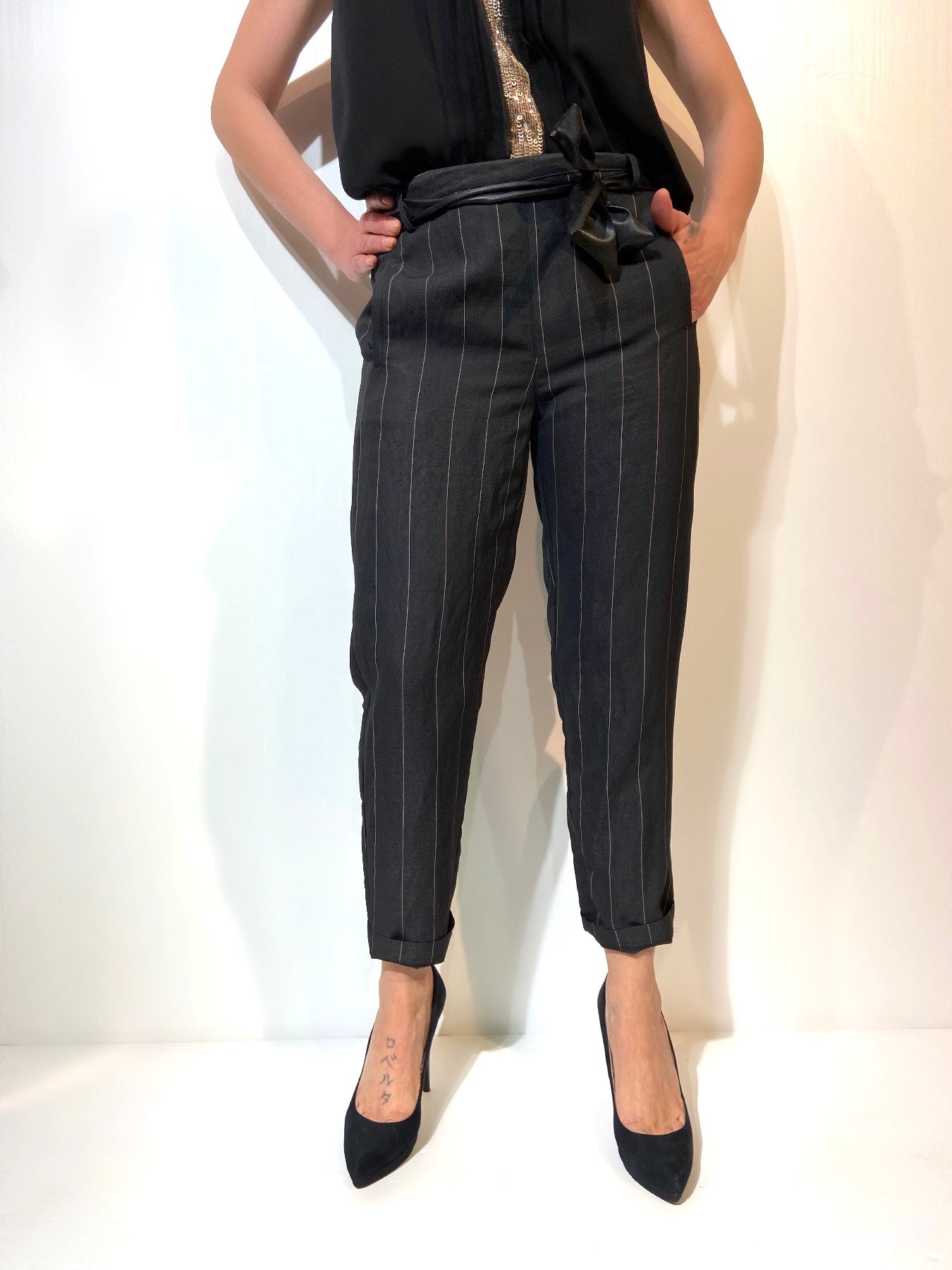 Pantalone gessato a sigaretta